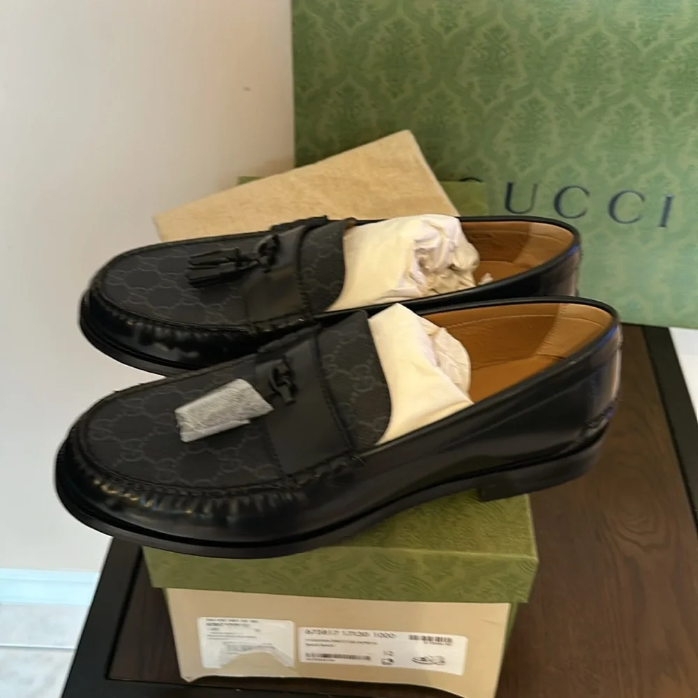 Gucci Logo Leather Loafers